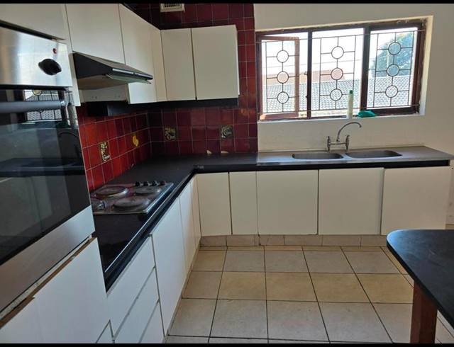 3 BEDROOM HOUSE FOR SALE IN OVERPORT